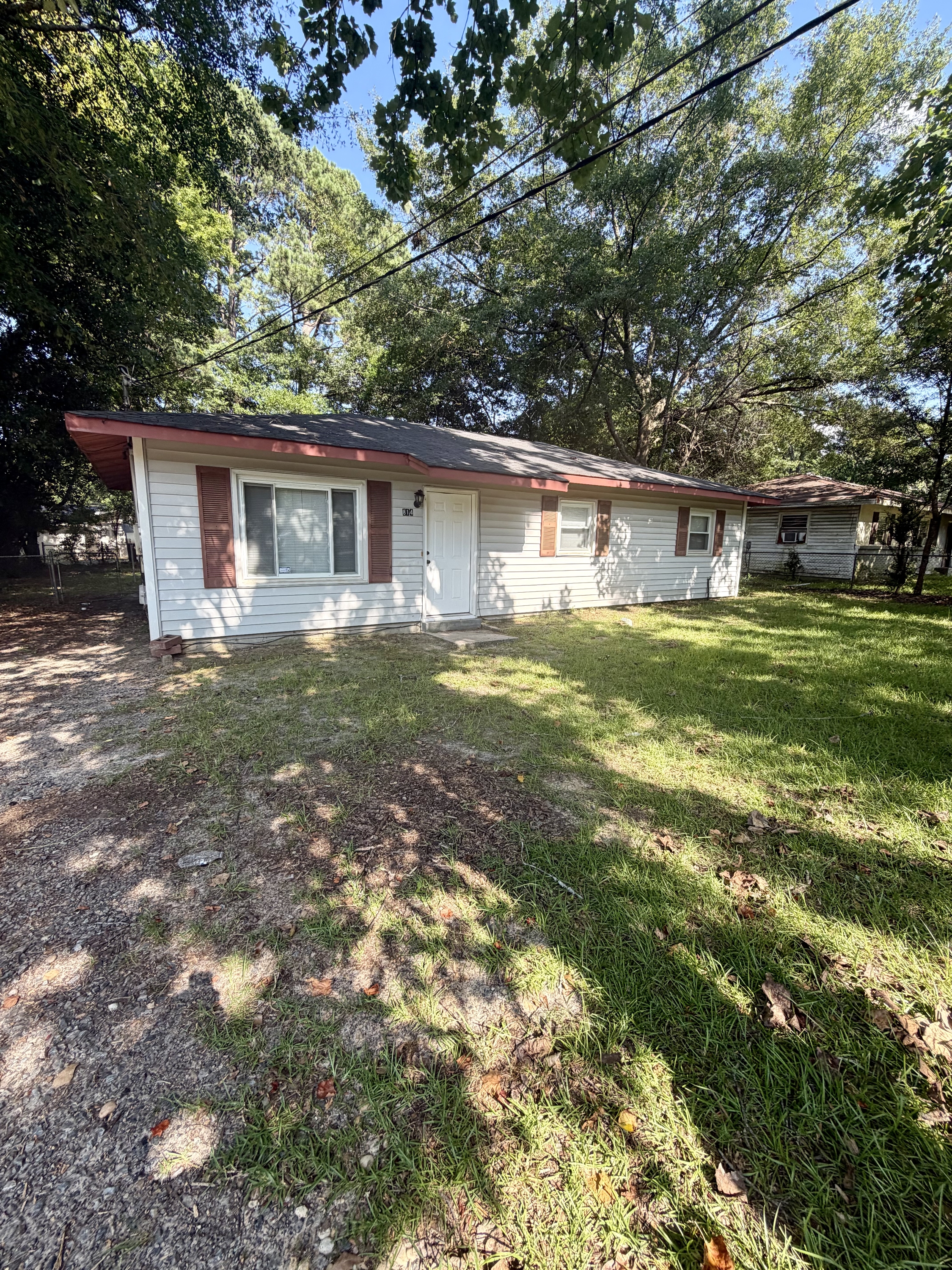 814 Crestwood Terrace