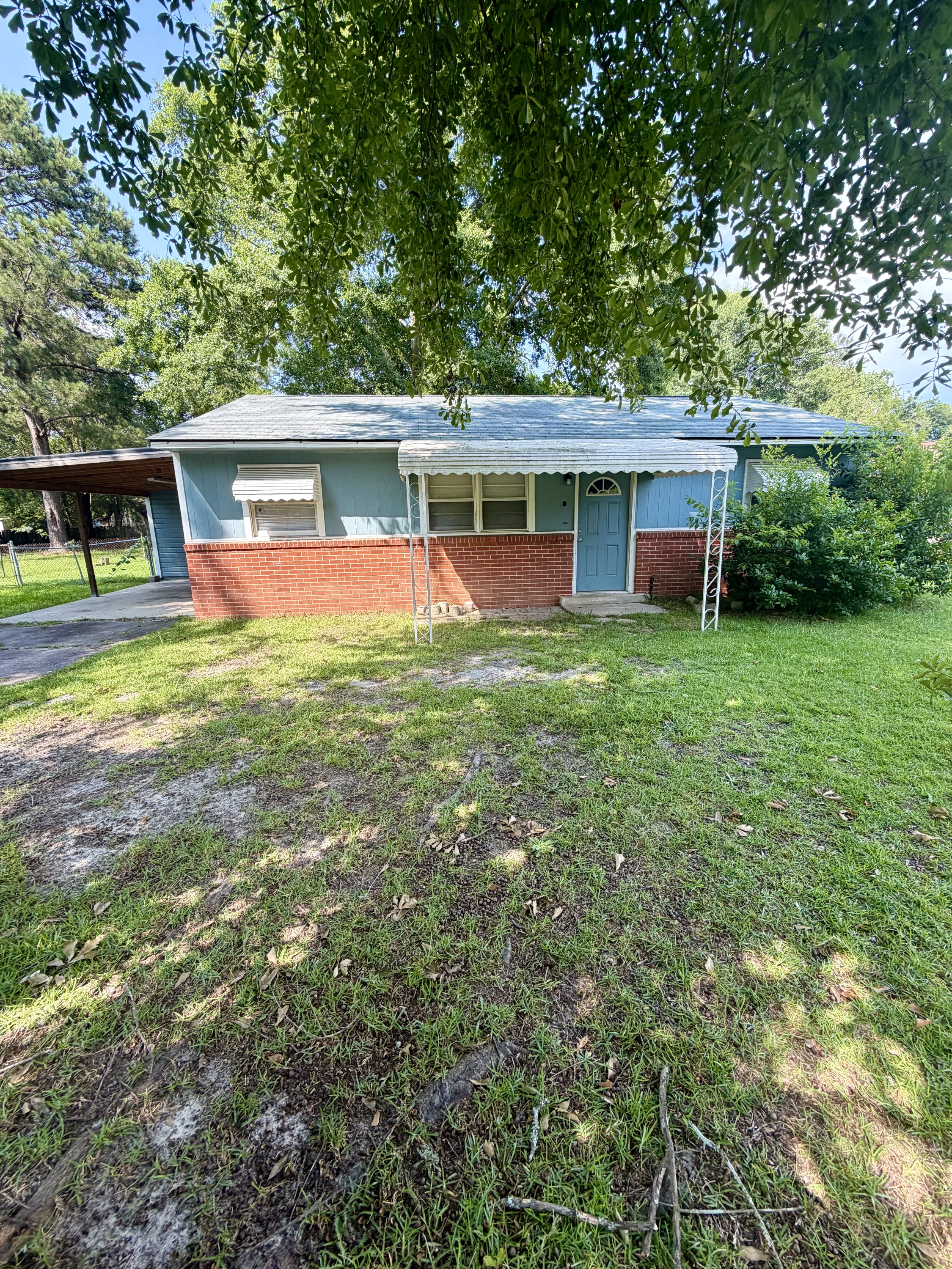 208 Crescent Drive